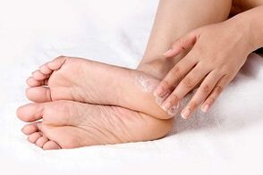 cream treatment for fungus on the skin of the feet